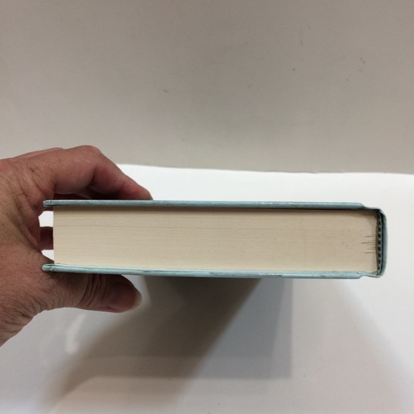 Teen To Teen: 365 Daily Devotions by Teen Girls for Teen Girls - Picture 4 of 10